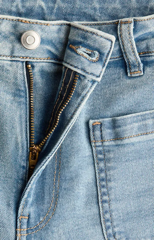Light_Blue_Denim_Wide_Leg_Jeans_for_Women