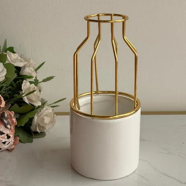 Ceramic_Premium_Vase_With_Gold_Metal_Finish_For_Home_Decor