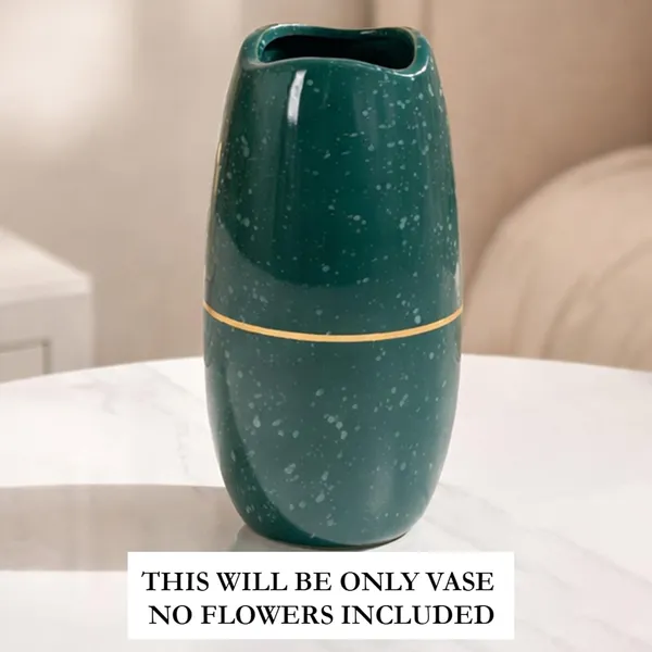 Ceramic_Premium_Vase_With_Gold_Accent_For_Home_Decor