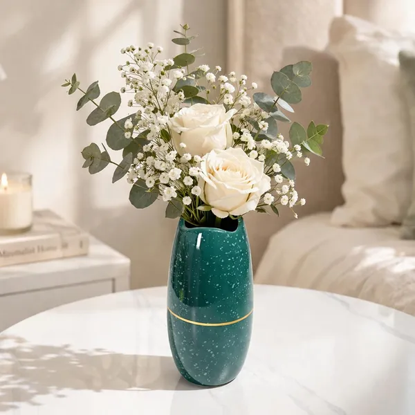Ceramic_Premium_Vase_With_Gold_Accent_For_Home_Decor