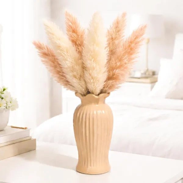 Ribbed_Ceramic_Premium_Vase_With_Wavy_Rim_For_Home_Decor