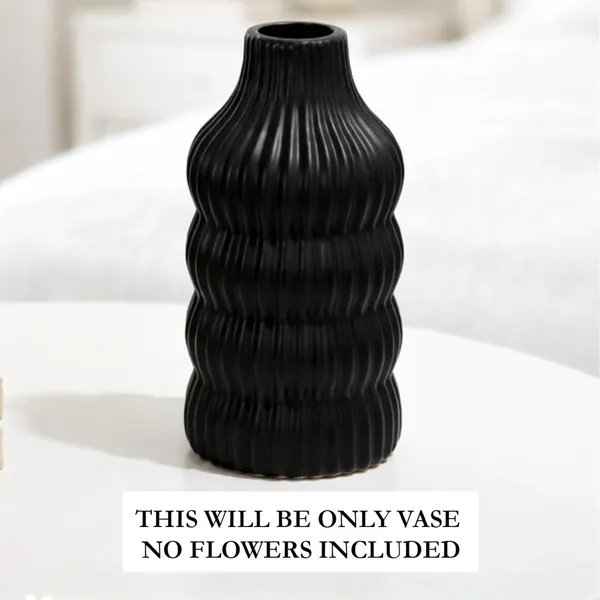 Ribbed_Ceramic_Premium_Vase_For_Home_Decor