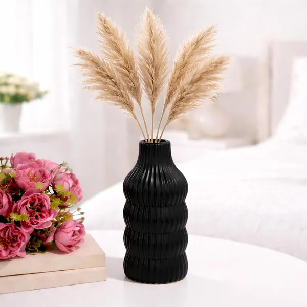 Ribbed_Ceramic_Premium_Vase_For_Home_Decor