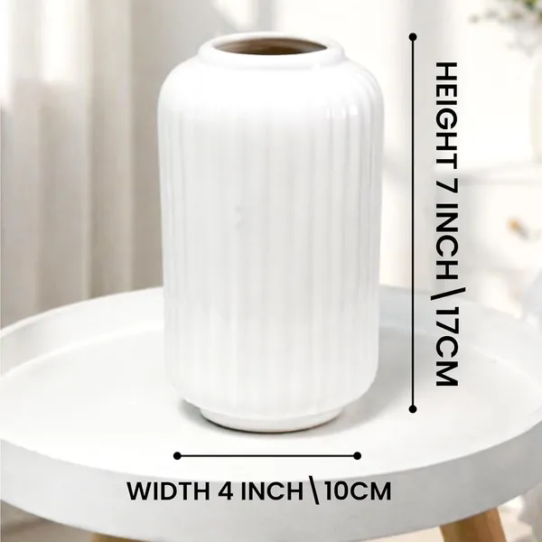 Ribbed_Ceramic_Flower_Premium_Vase_For_Home_Decor