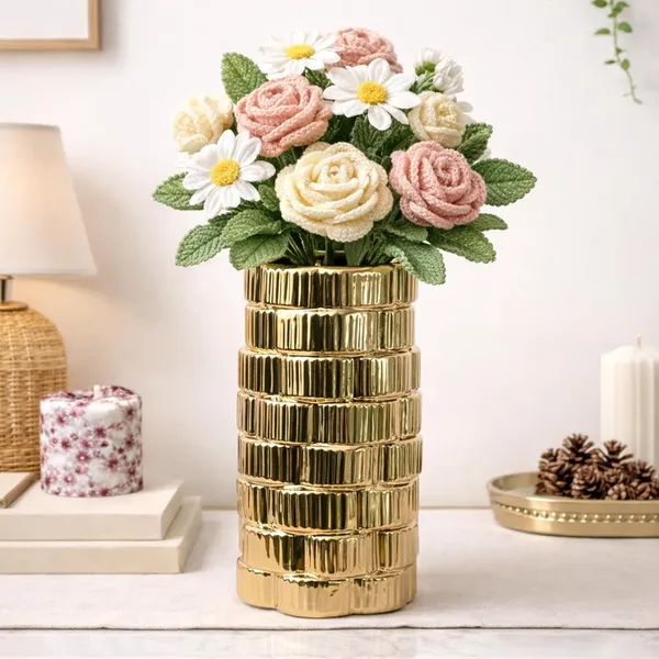 Ribbed_Ceramic_Premium_Vase_For_Home_Decor