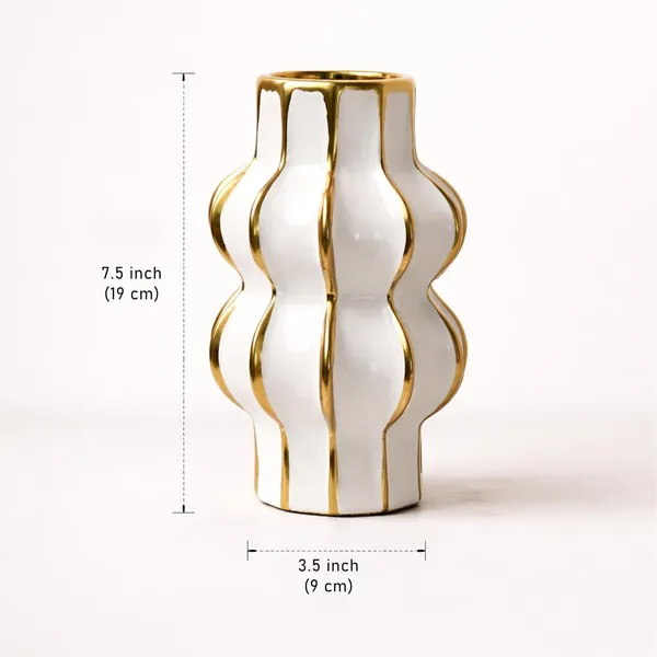 Ceramic_Ribbed_Premium_Vase_For_Home_Decor