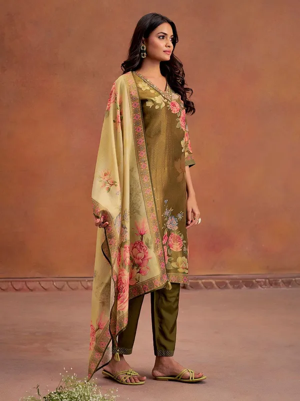 Olive_Floral_Print_Straight_Suit_Set_for_Women