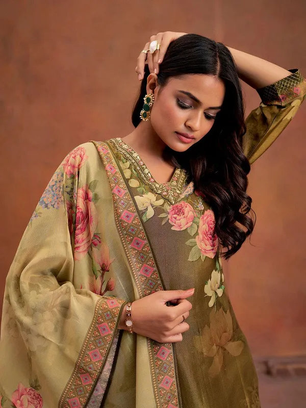 Olive_Floral_Print_Straight_Suit_Set_for_Women