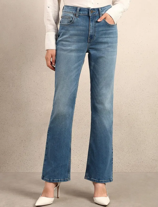Blue_Denim_Straight_Fit_Jeans_for_Men