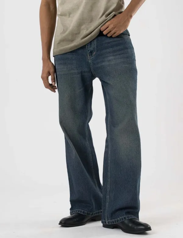 Straight_Fit_Jeans