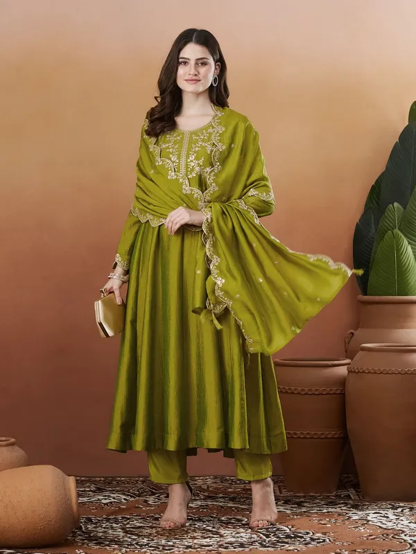 Embroidered_Kurta_Set