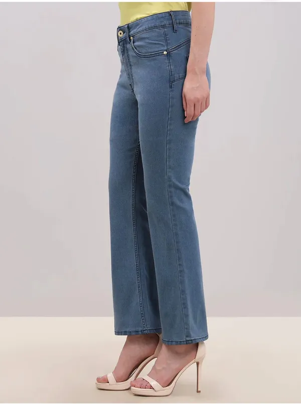 Blue_Denim_Flared_Jeans_for_Women