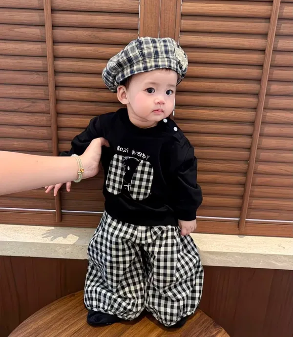 Black_Premium_And_Elegant_Cotton_2_Pc_Set_For_Baby_Boys_And_Girls