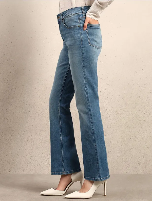 Blue_Denim_Straight_Fit_Jeans_for_Men