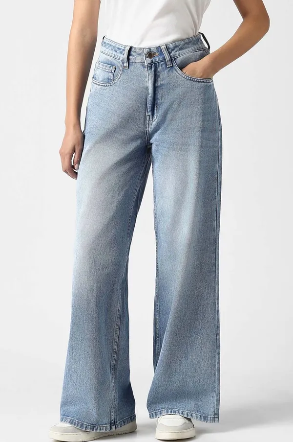 Straight_Fit_Jeans