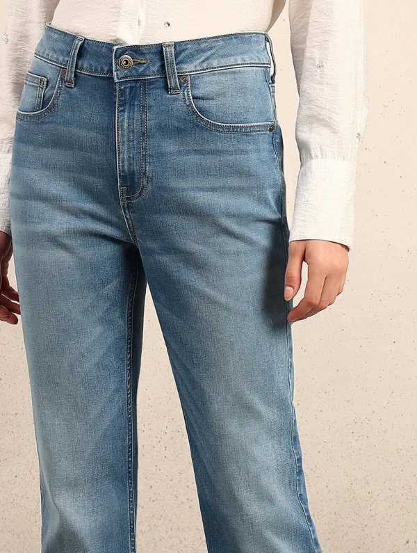 Blue_Denim_Straight_Fit_Jeans_for_Men