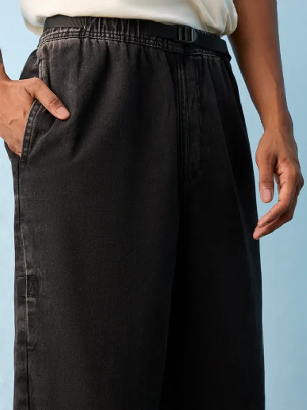 Black_Relaxed_Fit_Trousers_for_Men
