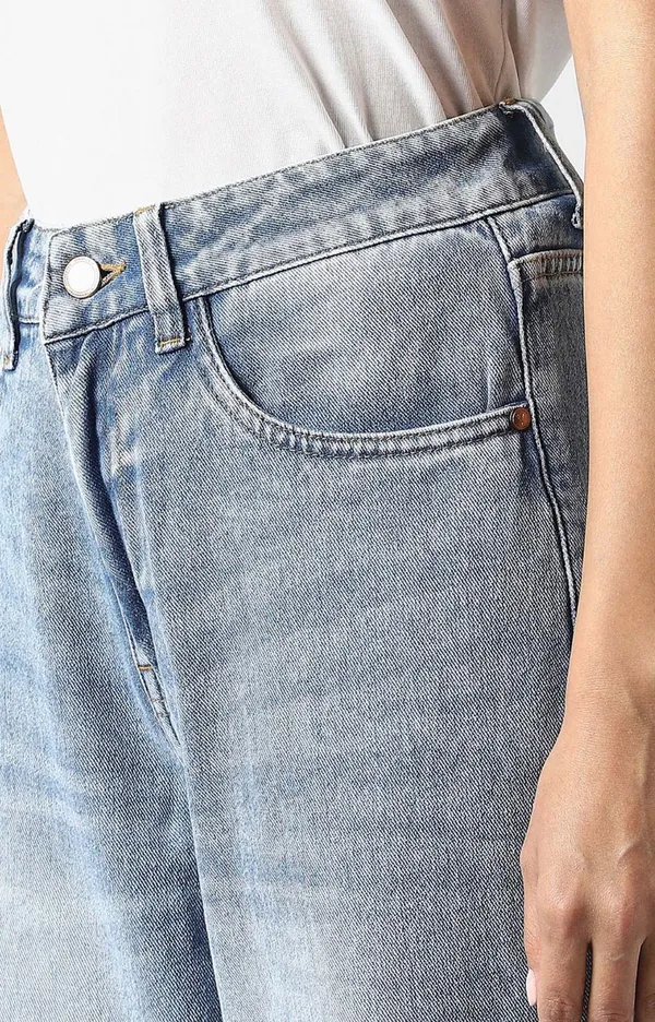 Straight_Fit_Jeans