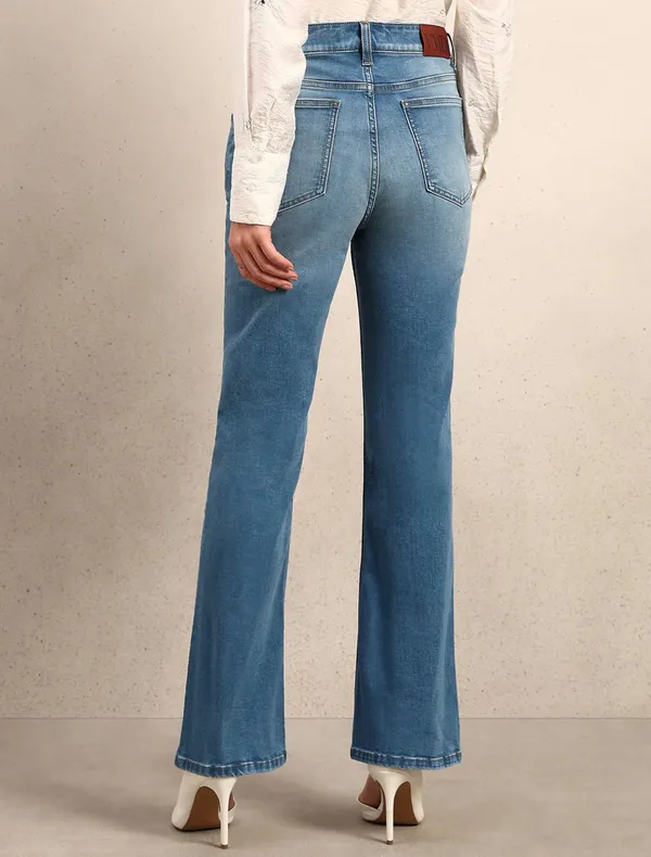 Blue_Denim_Straight_Fit_Jeans_for_Men