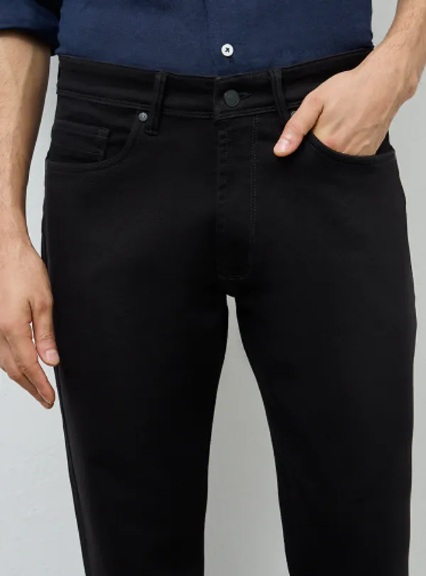 Black_Regular_Fit_Trousers_for_Men
