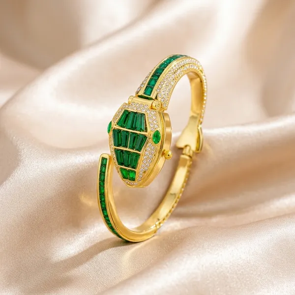 Nimi_House_Emerald_Green_Crystal_Bracelet_Watch