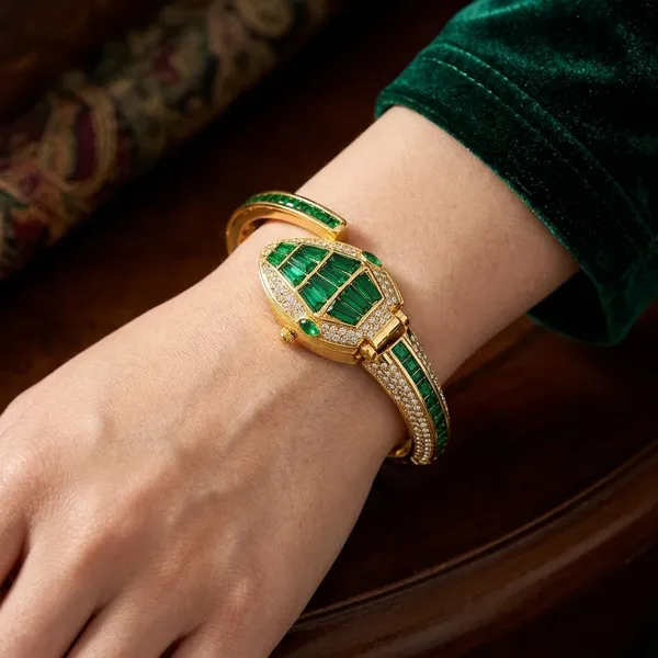 Nimi_House_Emerald_Green_Crystal_Bracelet_Watch