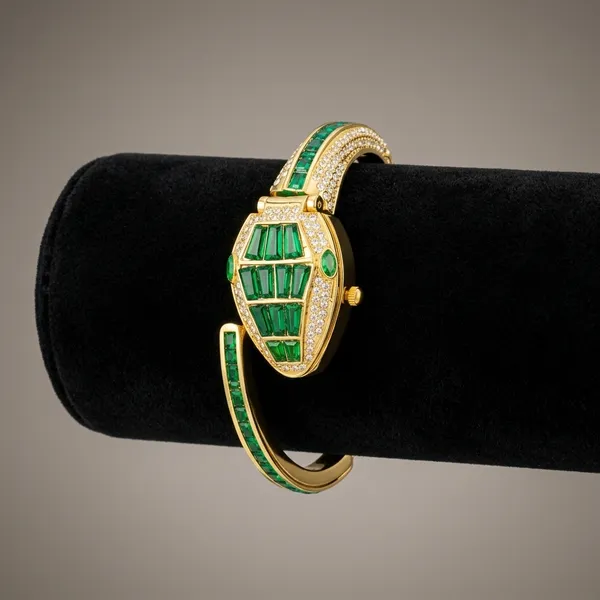 Nimi_House_Emerald_Green_Crystal_Bracelet_Watch