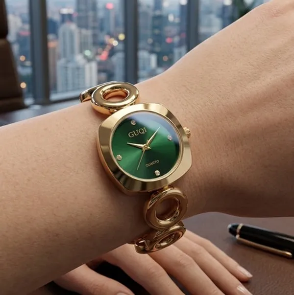 Nimi_House_Emerald_Orbit_Luxe_Gold_Bracelet_Watch_For_Women