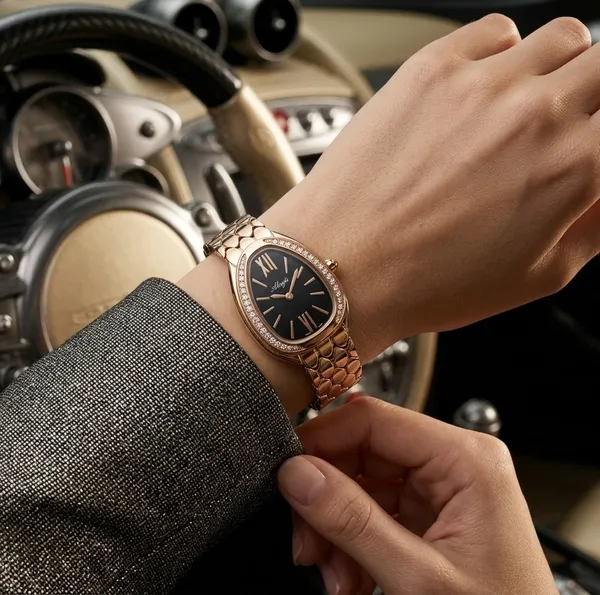 Luxury_Women'S_Gold_Serpent_Watch_With_Diamond_Bezel_And_Black_Dial
