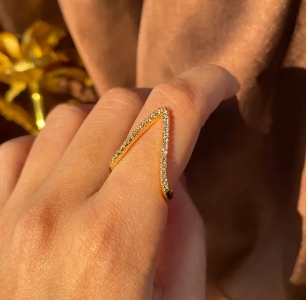 Nimi_House_Celeste_Crystal_Crossover_Gold_Ring_For_Women