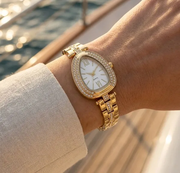 Nimi_House_Crystal_Teardrop_Luxe_Gold_Bracelet_Watch