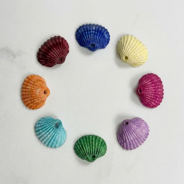 Plastic_Coastal_Assorted_Colour_Ridged_Decorative_Seashells_Pack_of_8