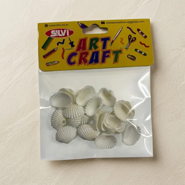 Plastic_Decorative_White_Seashell_Craft_Pieces_Pack_of_8