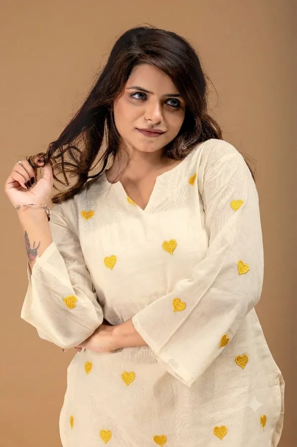 Women’s_Off-White_Cotton_Kurta_Palazzo_Set_with_Yellow_Heart