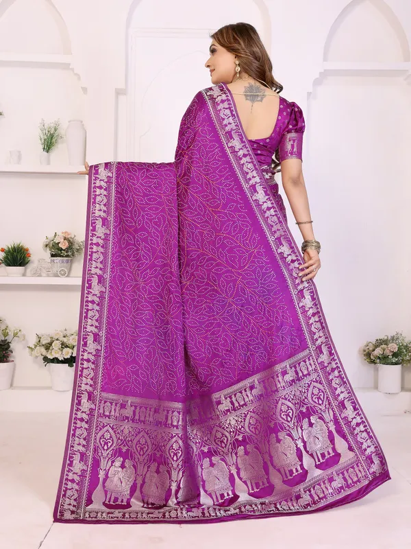 Handpicked_Lite_Weight_Soft_Satin_Silk_Bandhej_Print_Sarees_With_Allover_Zari_Weaving_Border_Design_And_Having_Rich_Pallu