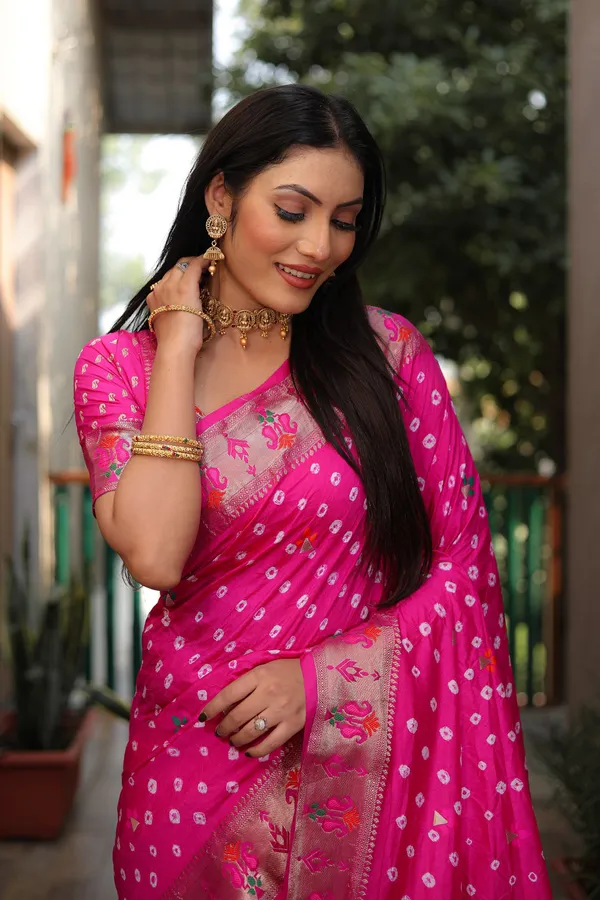 Pink_Bandhani_Saree_with_Floral_Zari_Border