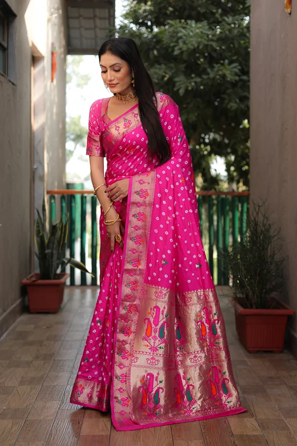 Pink_Bandhani_Saree_with_Floral_Zari_Border