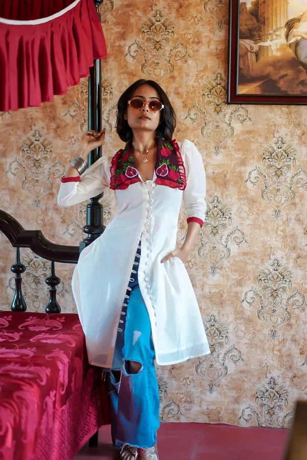 Women’s_White_Embroidered_Floral_Collar_Longline_Kurti_Top_–_Stylish_Casual_Ethnic_Wear