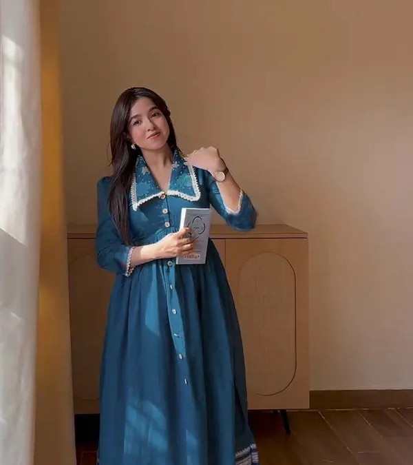 Women’s_Blue_Embroidered_Floral_Collar_Longline_Kurti_Top