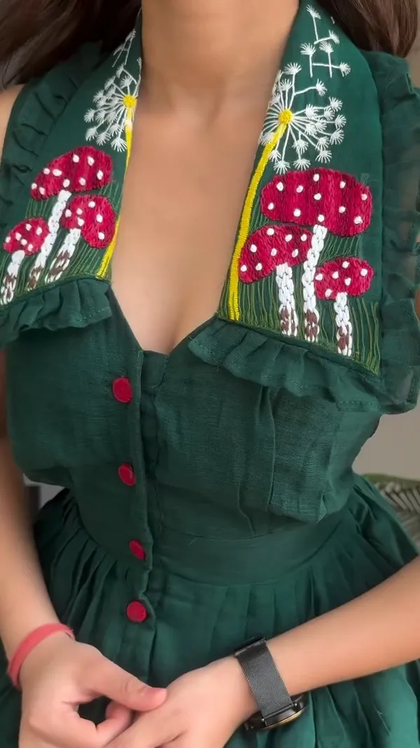 Women’s_Green_Embroidered_Floral_Collar_Longline_Kurti_Top