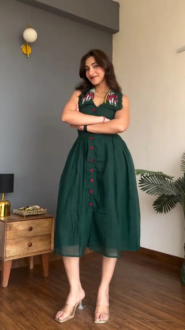 Women’s_Green_Embroidered_Floral_Collar_Longline_Kurti_Top