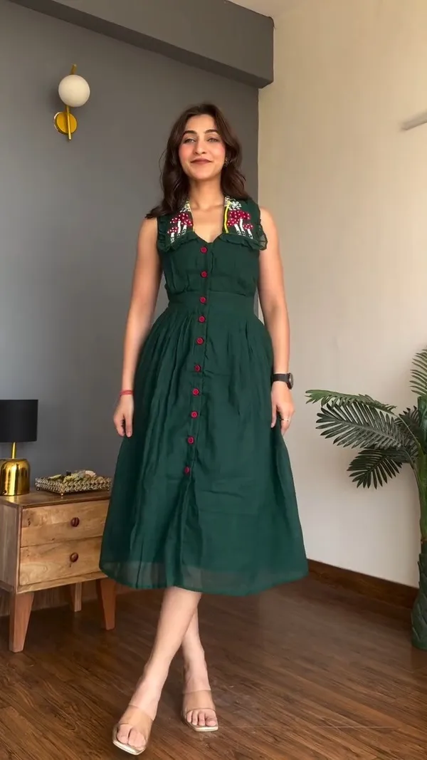 Women’s_Green_Embroidered_Floral_Collar_Longline_Kurti_Top