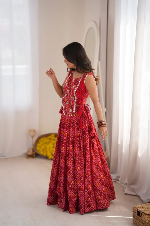 Navratri_Lehenga_Choli_with_Mirror_Work_&_Tassel_Detailing