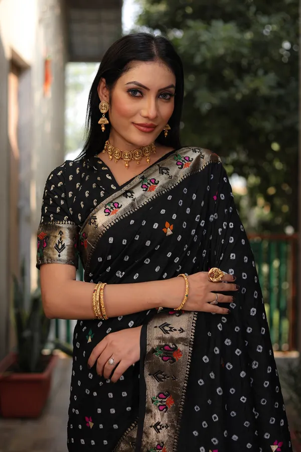 Black_Bandhani_Saree_with_Floral_Zari_Border