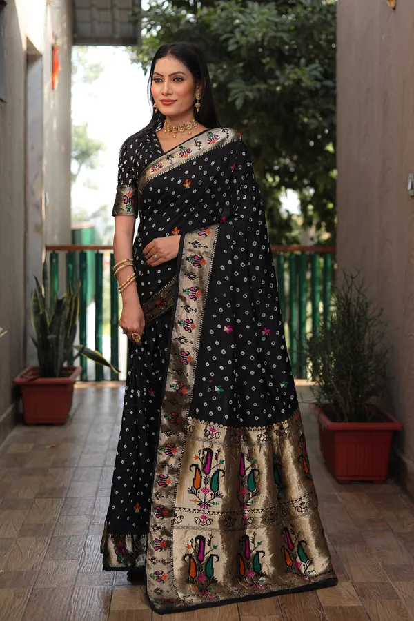 Black_Bandhani_Saree_with_Floral_Zari_Border