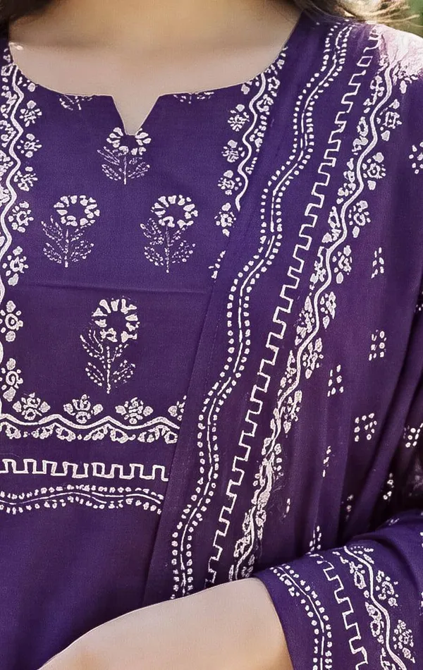 Women’s_Purple_Embroidered_Kurta_Pant_Set_with_Matching_Dupatta