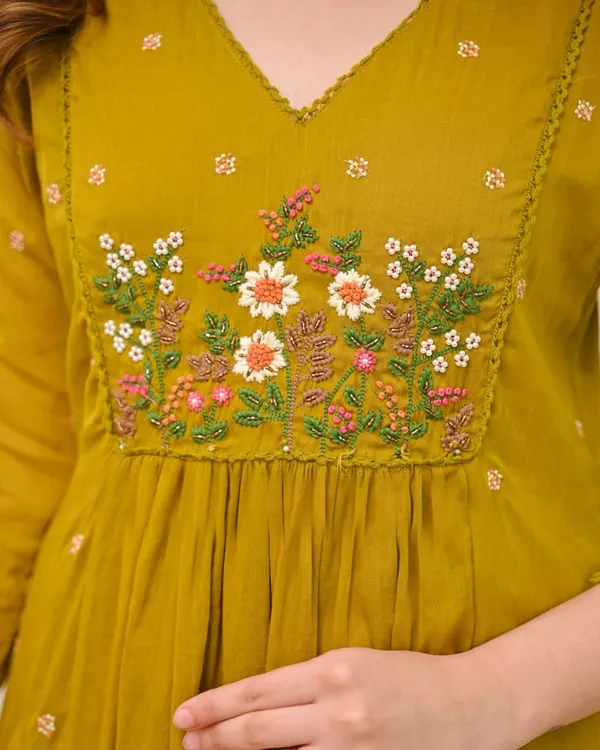 Women’s_Mustard_Yellow_Embroidered_Kurta_Pant_Set_with_Dupatta