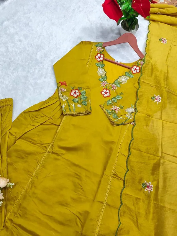 Women’s_Red_Floral_Embroidered_Kurta_Pant_Set_with_Dupatta