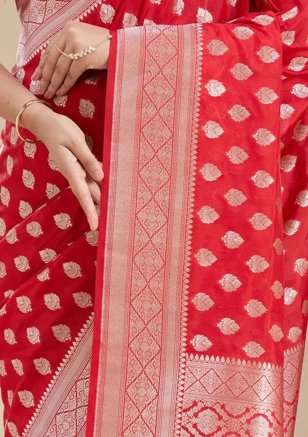 Red_Silk_Jaal_Gold_Zariwork_Saree_With_Matching_Blouse_Piece