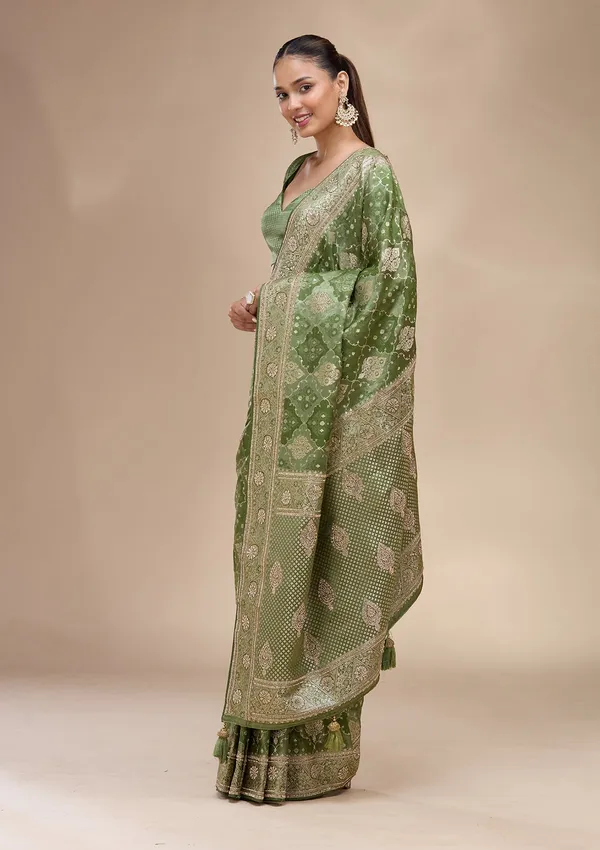Leaf_Green_Zariwork_Silver_Art_Silk_Silk_Saree